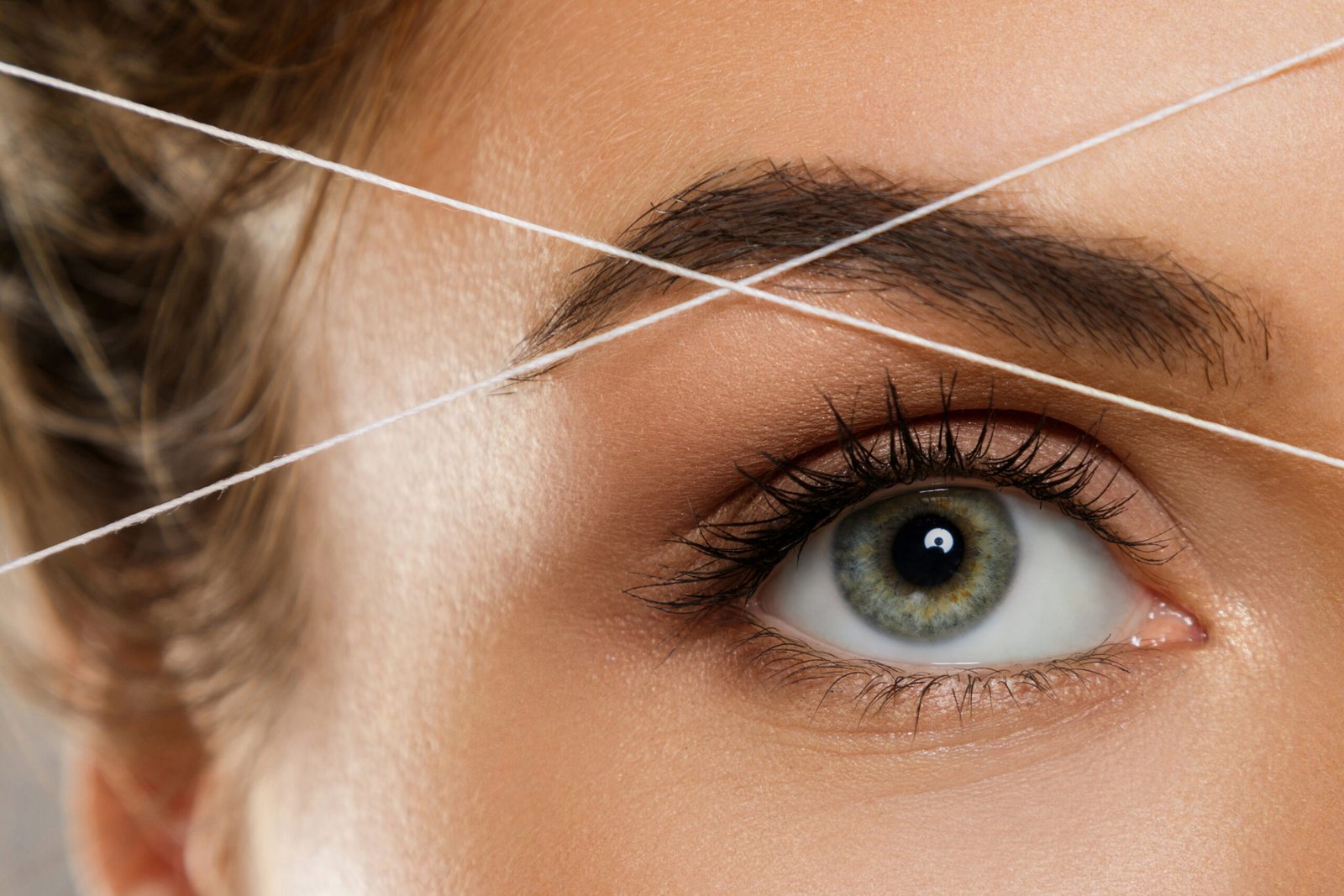Eyebrow threading – epilation procedure for brow shape correction